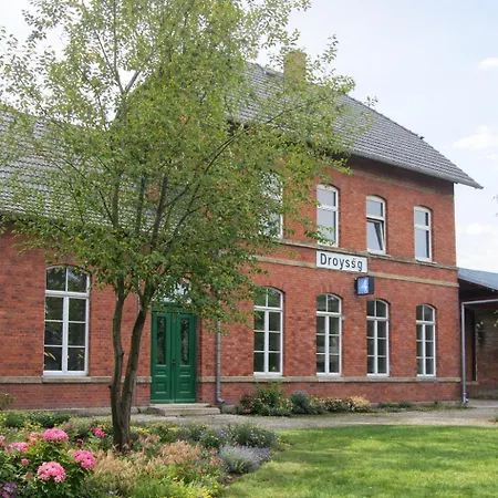 Bahnhof - Uebernachten Im Denkmal Droyssig