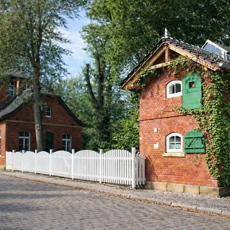 Bahnhof - Uebernachten Im Denkmal Apartman Droyßig