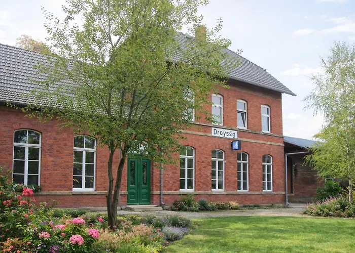Bahnhof - Uebernachten Im Denkmal Droyssig