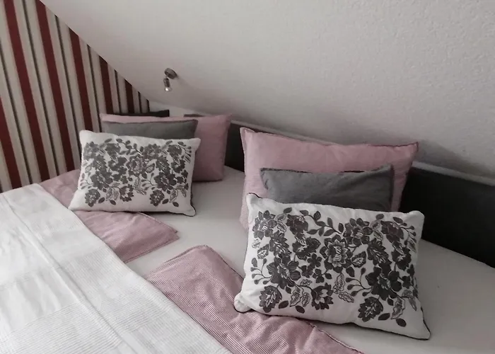 Apartamento Bahnhof - Uebernachten Im Denkmal Droyssig